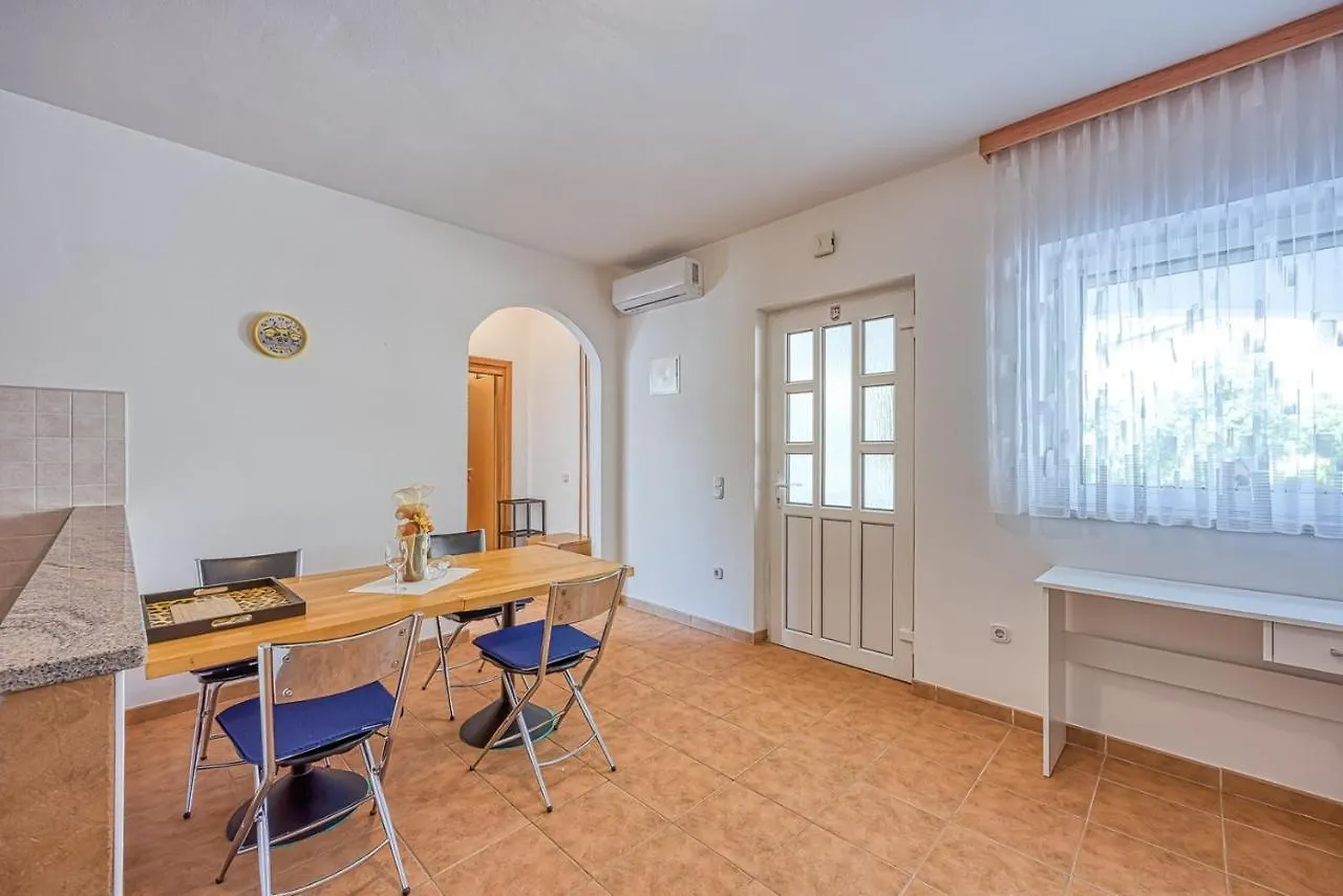 Marinka Porec Nova Vas  Guest house